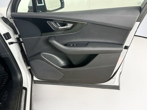 Used 2017 Audi Q7 3.0T Premium Plus w/ Premium Plus Package image 34