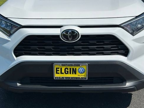 Used 2020 Toyota RAV4 XLE w/ XLE Grade Weather Package AWD/4WD image 9