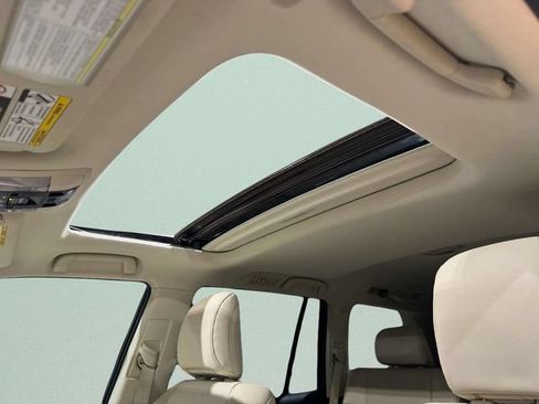 Certified 2023 Lexus GX 460 Premium w/ Premium Package AWD/4WD image 24