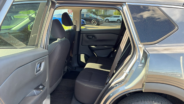 Certified 2025 Nissan Rogue S FWD image 22