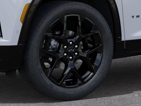 New 2026 Chevrolet Traverse RS w/ LPO, Floor Liner Package AWD/4WD image 9
