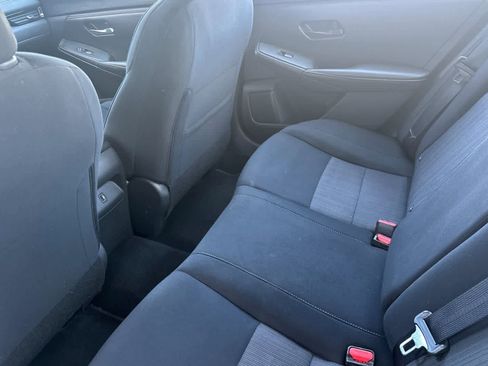 Used 2024 Nissan Sentra SV FWD image 4