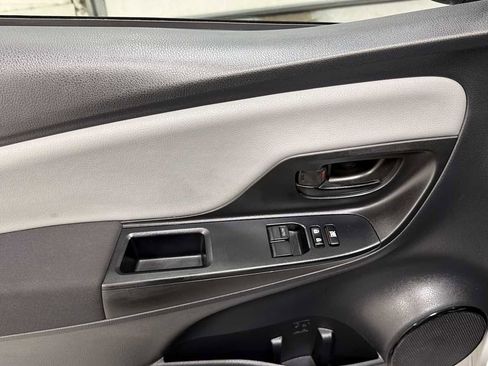 Used 2015 Toyota Yaris L image 15