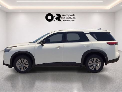 Used 2025 Nissan Pathfinder S AWD/4WD image 3