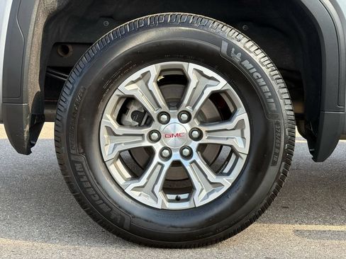 Used 2019 GMC Sierra 1500 SLE w/ SLE Value Package AWD/4WD image 10