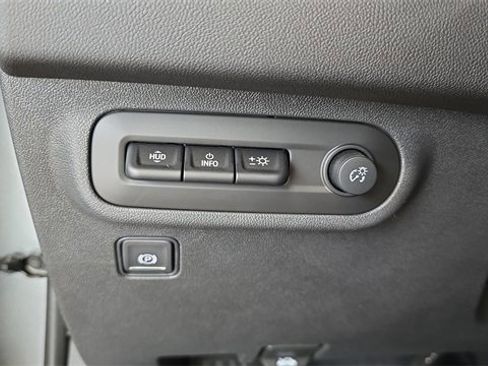 Used 2023 GMC Terrain SLT w/ Infotainment Package II image 23