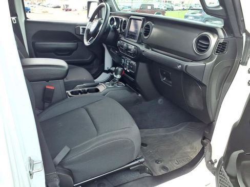 Used 2022 Jeep Gladiator Mojave AWD/4WD image 22