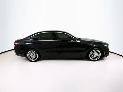 Used 2025 BMW 530i w/ Premium Package RWD image 9