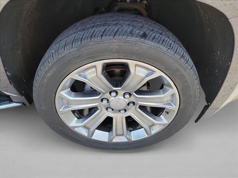Used 2018 GMC Yukon XL Denali w/ Open Road Package RWD image 10