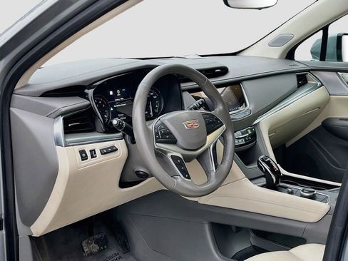 Used 2023 Cadillac XT5 Premium Luxury w/ Technology Package FWD image 9