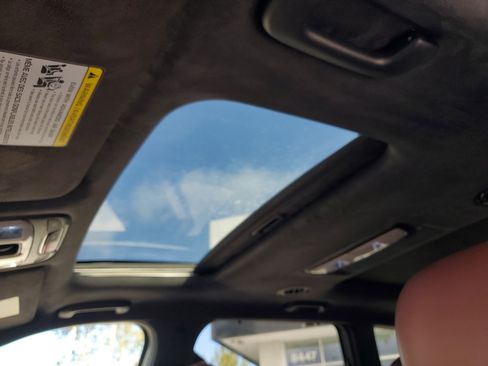 Used 2024 Kia Telluride SX Prestige image 12