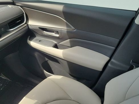 Certified 2026 Toyota Grand Highlander FWD image 13