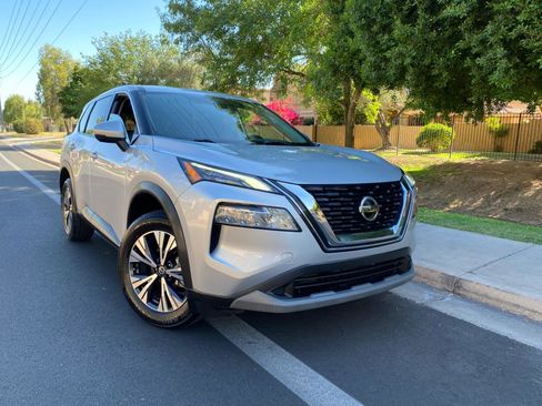 Used 2021 Nissan Rogue SV FWD image 4