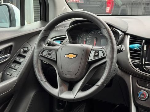 Used 2020 Chevrolet Trax LS w/ Tint and Cruise Package FWD image 4