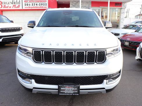 Used 2024 Jeep Wagoneer L Series II w/ Flexible Seating Group image 8