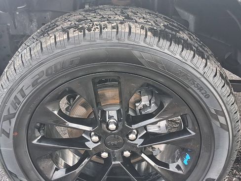 Used 2022 Jeep Wrangler Unlimited Sahara w/ Dual Top Group image 12