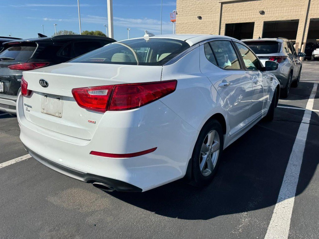 Used 2015 Kia Optima LX FWD image 2