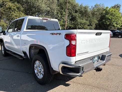 Used 2021 Chevrolet Silverado 2500 LT w/ Fleet Comfort Package AWD/4WD image 7
