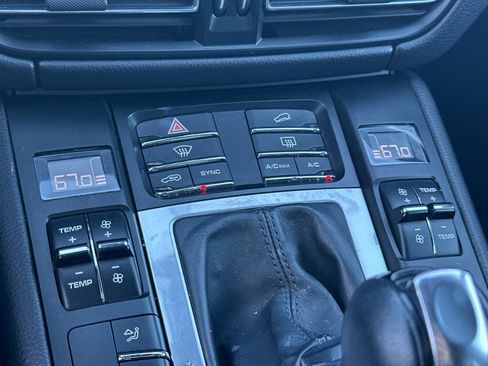 Used 2021 Porsche Macan image 21