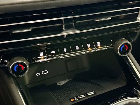 New 2026 Chevrolet Traverse LT w/ LPO, Floor Liner Package image 17