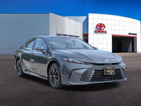 Used 2025 Toyota Camry LE FWD image 7