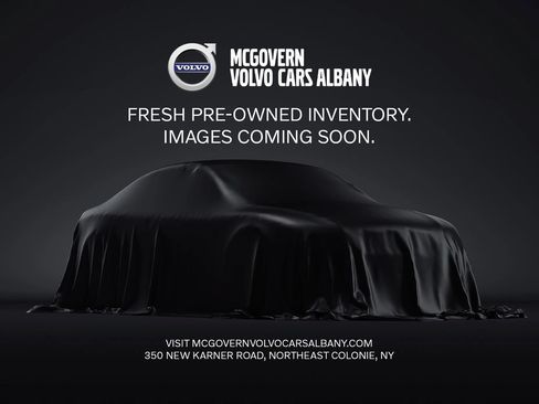 Used 2023 Volvo XC40 B5 Plus w/ Driver Assist Package AWD/4WD image 1