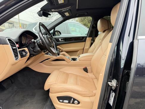 Used 2019 Porsche Cayenne image 10