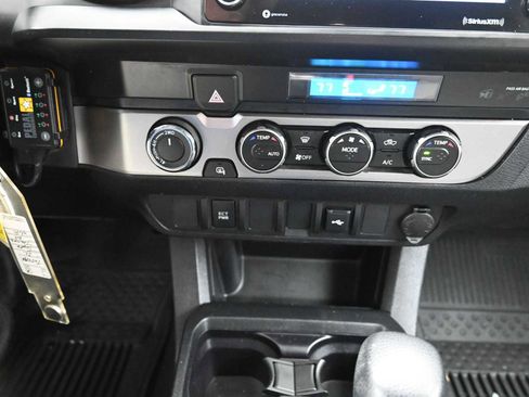 Used 2022 Toyota Tacoma SR image 24