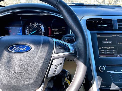 Used 2014 Ford Fusion SE w/ Equipment Group 202A image 25