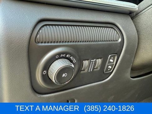 Used 2023 Jeep Grand Wagoneer Series III image 14