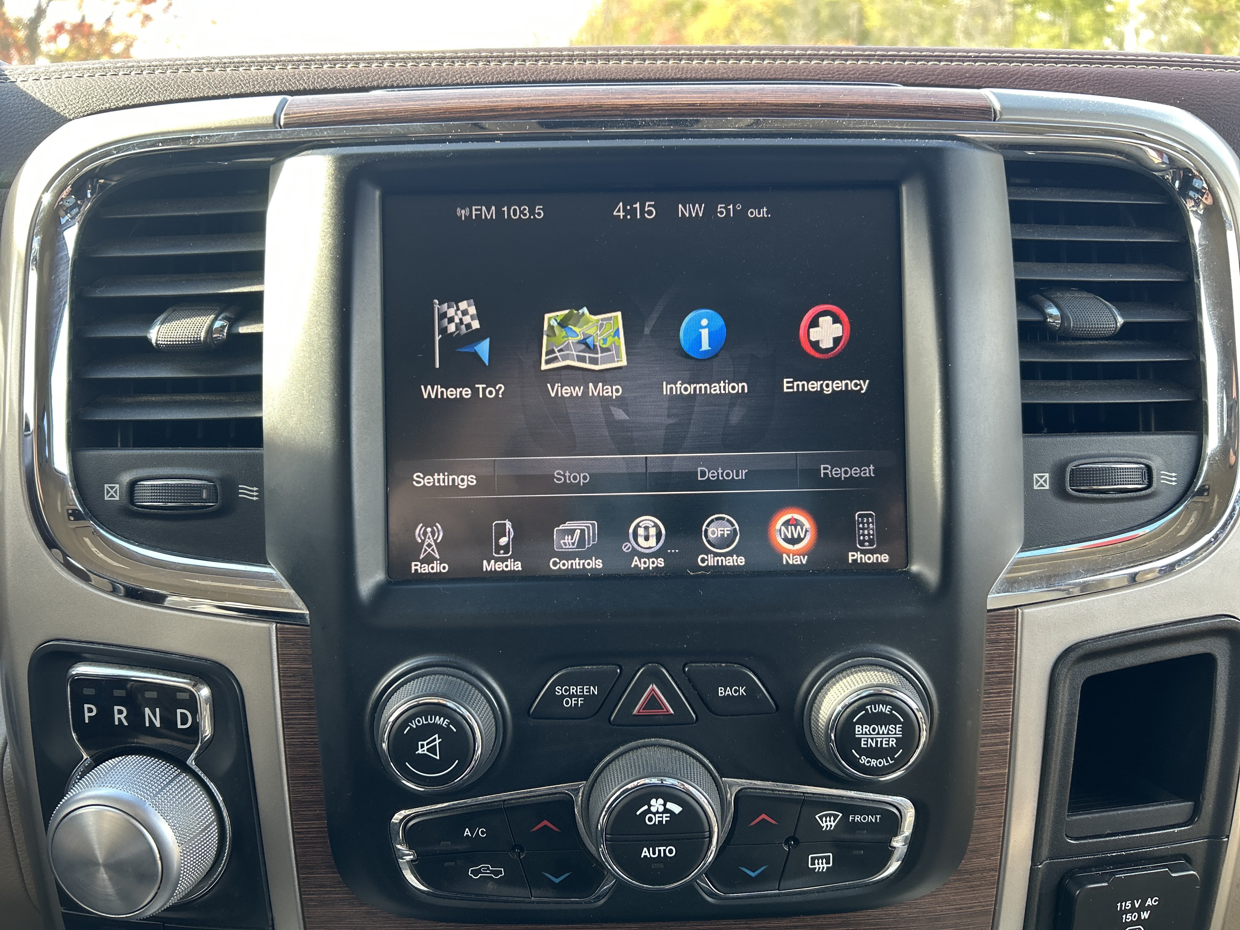 Used 2015 RAM 1500 Laramie w/ Convenience Group AWD/4WD image 17