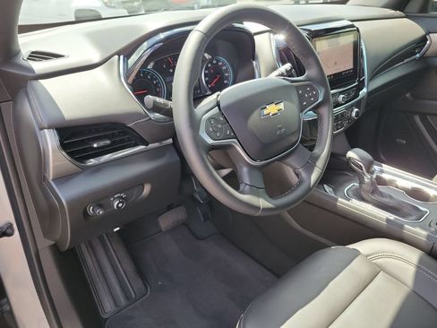 Used 2023 Chevrolet Traverse LT w/ LT Premium Package AWD/4WD image 10