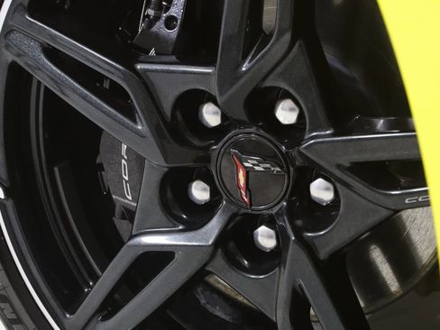 Used 2025 Chevrolet Corvette Stingray Premium Cpe w/ Stealth Interior Trim Package image 18