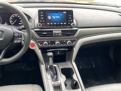 Used 2018 Honda Accord LX image 17