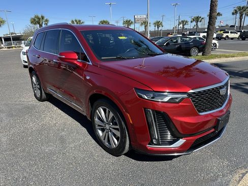 Used 2022 Cadillac XT6 Premium Luxury w/ Technology Package image 8