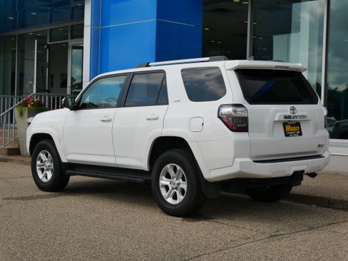 Used 2024 Toyota 4Runner SR5 Premium image 4
