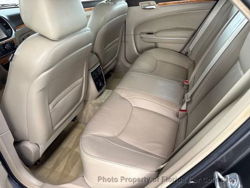 Used 2013 Chrysler 300 C RWD image 10