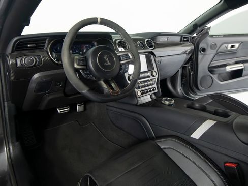 Used 2020 Ford Mustang Shelby GT500 w/ Technology Package RWD image 30