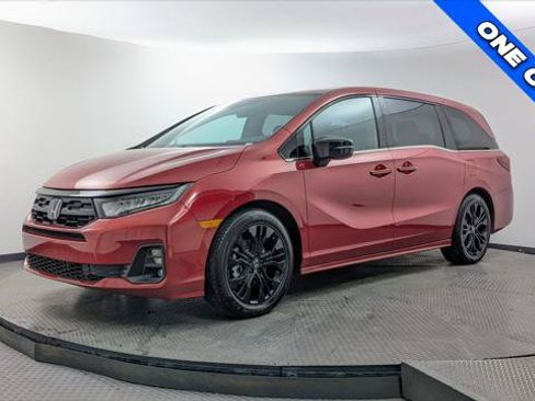 Used 2025 Honda Odyssey Sport-L image 2