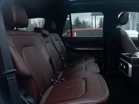 Used 2024 Ford Expedition Limited image 23