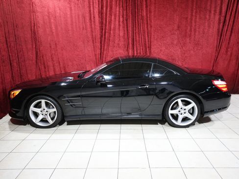Used 2015 Mercedes-Benz SL 550 image 4