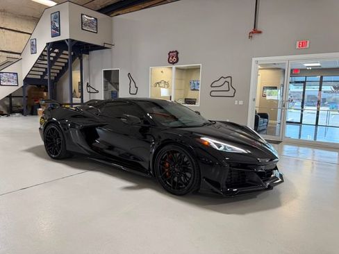 Used 2025 Chevrolet Corvette Z06 w/ Z07 Performance Package RWD image 83