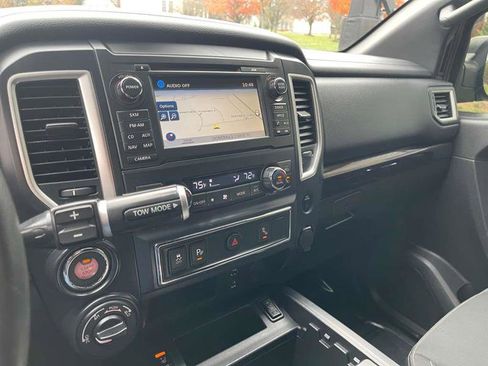 Used 2018 Nissan Titan SV w/ SV Convenience Package image 94