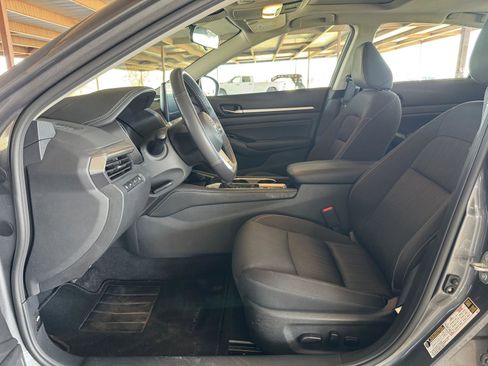 Used 2023 Nissan Altima 2.5 SV w/ SV Premium Package image 25