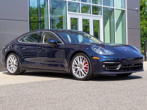 Used 2022 Porsche Panamera 4S AWD/4WD image 3