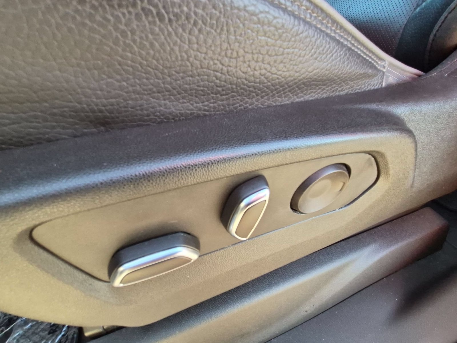 Used 2023 GMC Sierra 1500 Denali AWD/4WD image 25