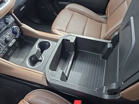 Used 2023 Chevrolet Tahoe High Country image 15