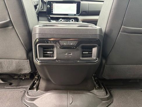 Used 2024 GMC Sierra 1500 AT4 w/ AT4 Premium Package AWD/4WD image 11