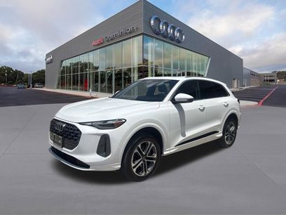 Used 2025 Audi Q5 Premium w/ Convenience Package