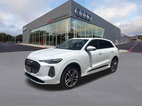 Used 2025 Audi Q5 Premium w/ Convenience Package AWD/4WD image 1